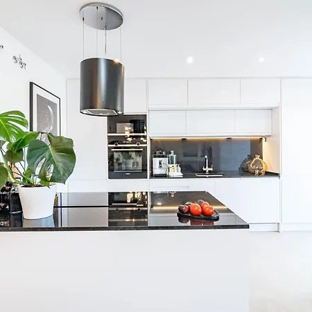 Penthouse With 250 Sqm Roof Terrace Near The Estepona