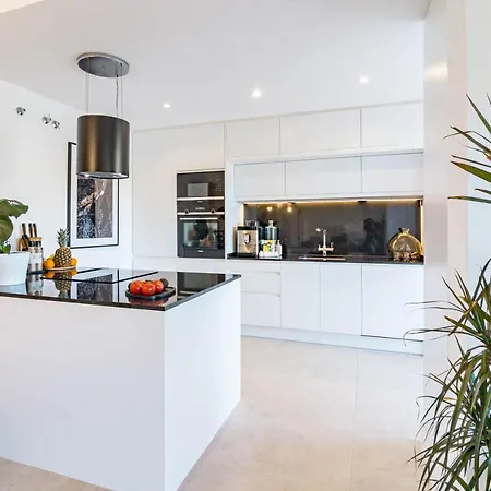 Penthouse With 250 Sqm Roof Terrace Near The * Estepona