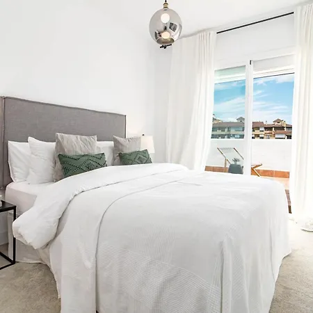 Apartment Penthouse With 250 Sqm Roof Terrace Near The Estepona