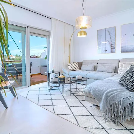 Apartment Penthouse With 250 Sqm Roof Terrace Near The Estepona